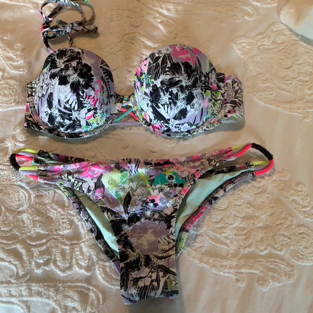 Women’s bikini swimsuit— most offers accepted!!!